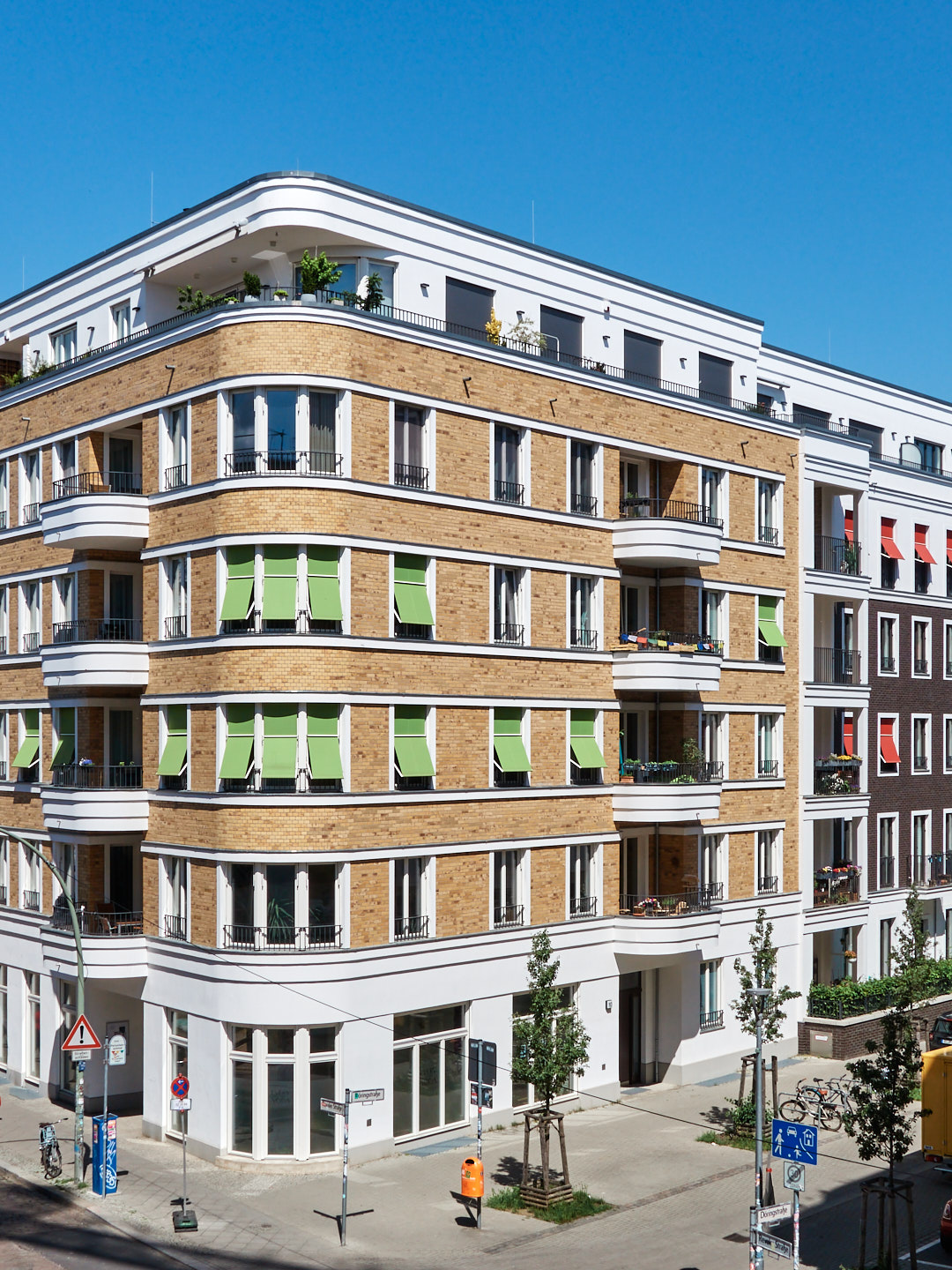 Eine neue Straße für den Friedrichshain, Eckhaus Revaler Straße 22, Berlin