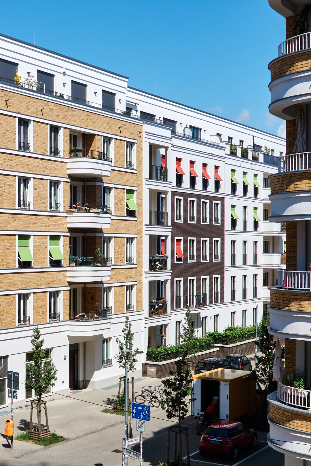 Eine neue Straße für den Friedrichshain, Revaler Straße Ecke Döringstraße, Berlin, Vorgarten
